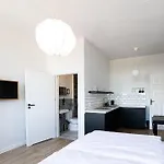 By 2homerent