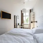 By 2homerent