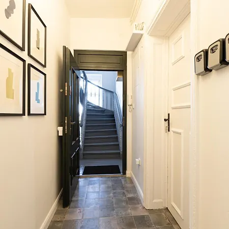 By 2homerent Apartman *