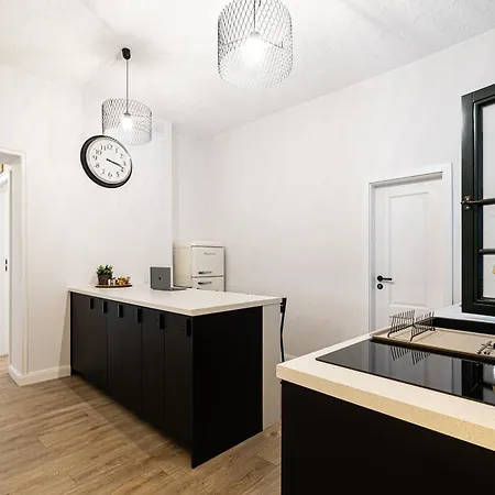 Apartment Z Prywatna Lazienka - By 2homerent *