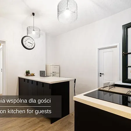 With Private Bathroom In Apartmán *