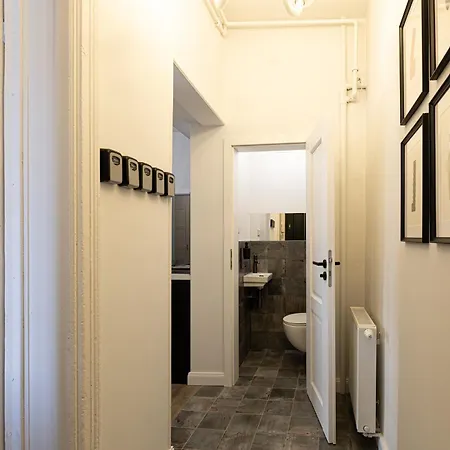 Apartment With Private Bathroom In *