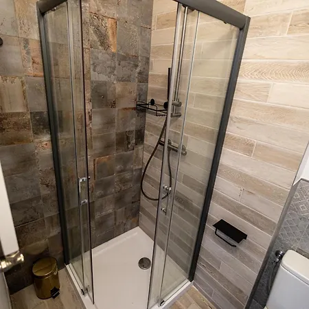 Apartment With Private Bathroom In Gdansk