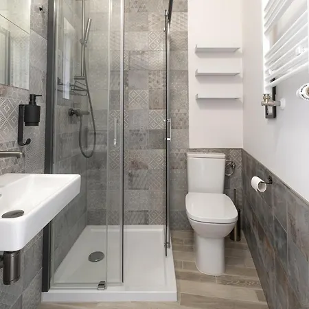With Private Bathroom In *